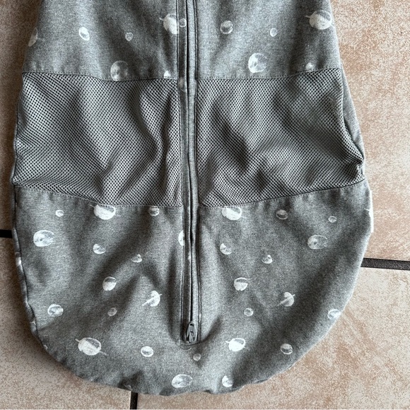 Happiest Baby SNOO Sleep Sack in the Graphite Planets print - Picture 2 of 9